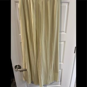 Uniqlo women skirt-pants in two colors size small